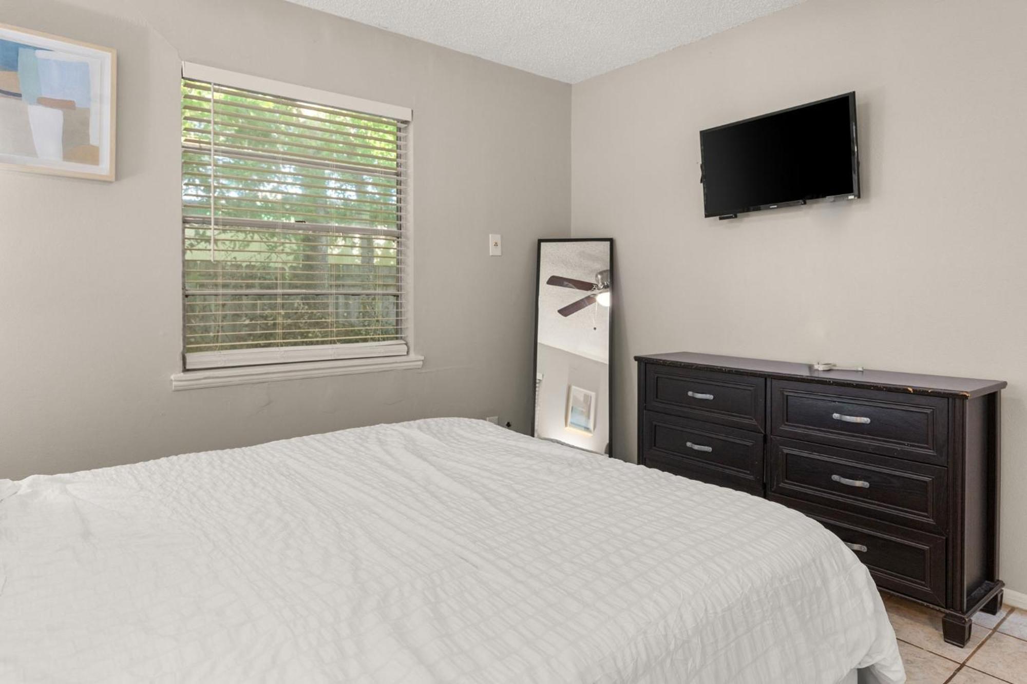 Cozy 3 Bedroom With Hot Tub 2 Min Away From Lackland San Antonio Exterior photo
