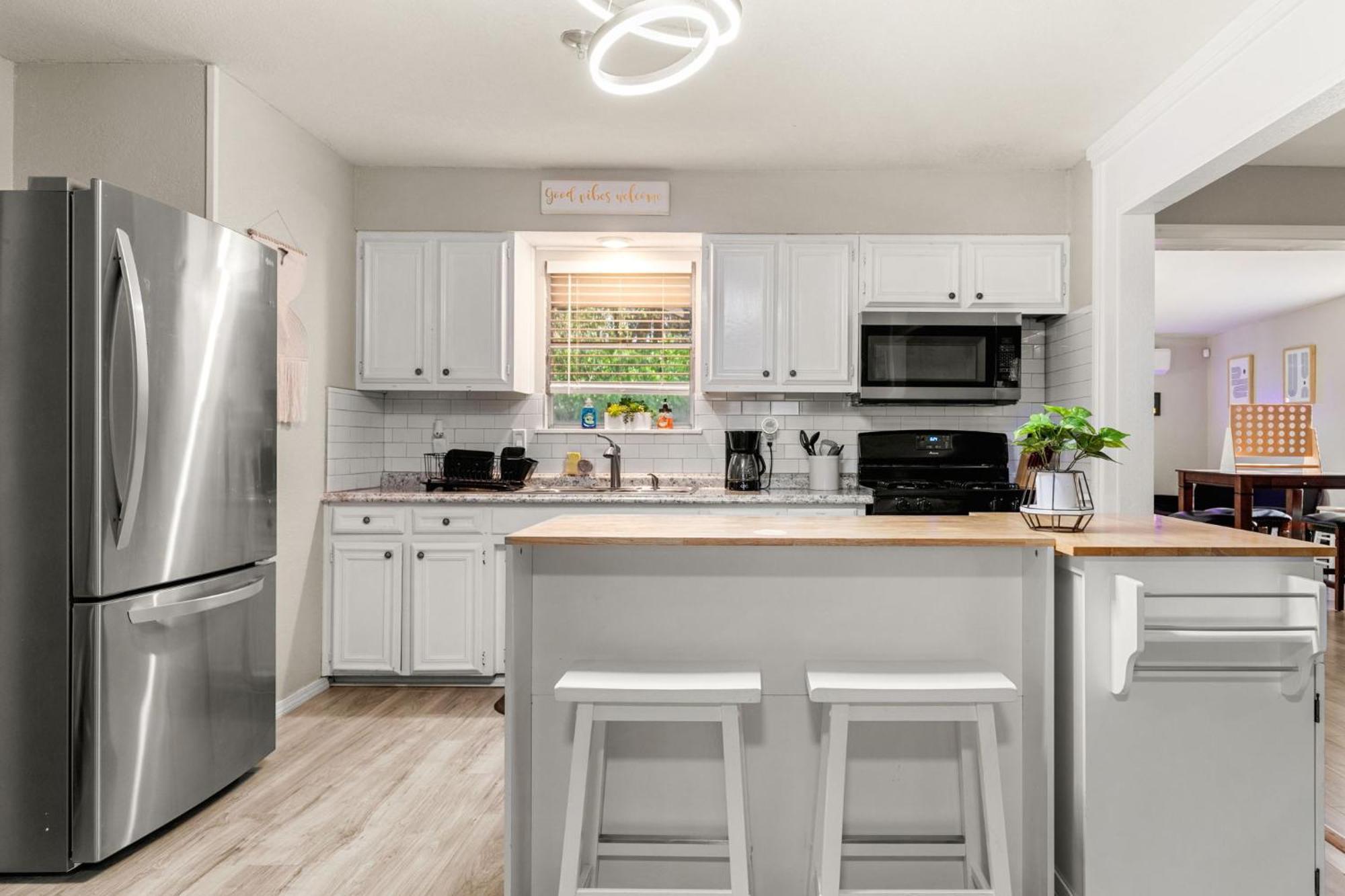 Cozy 3 Bedroom With Hot Tub 2 Min Away From Lackland San Antonio Exterior photo