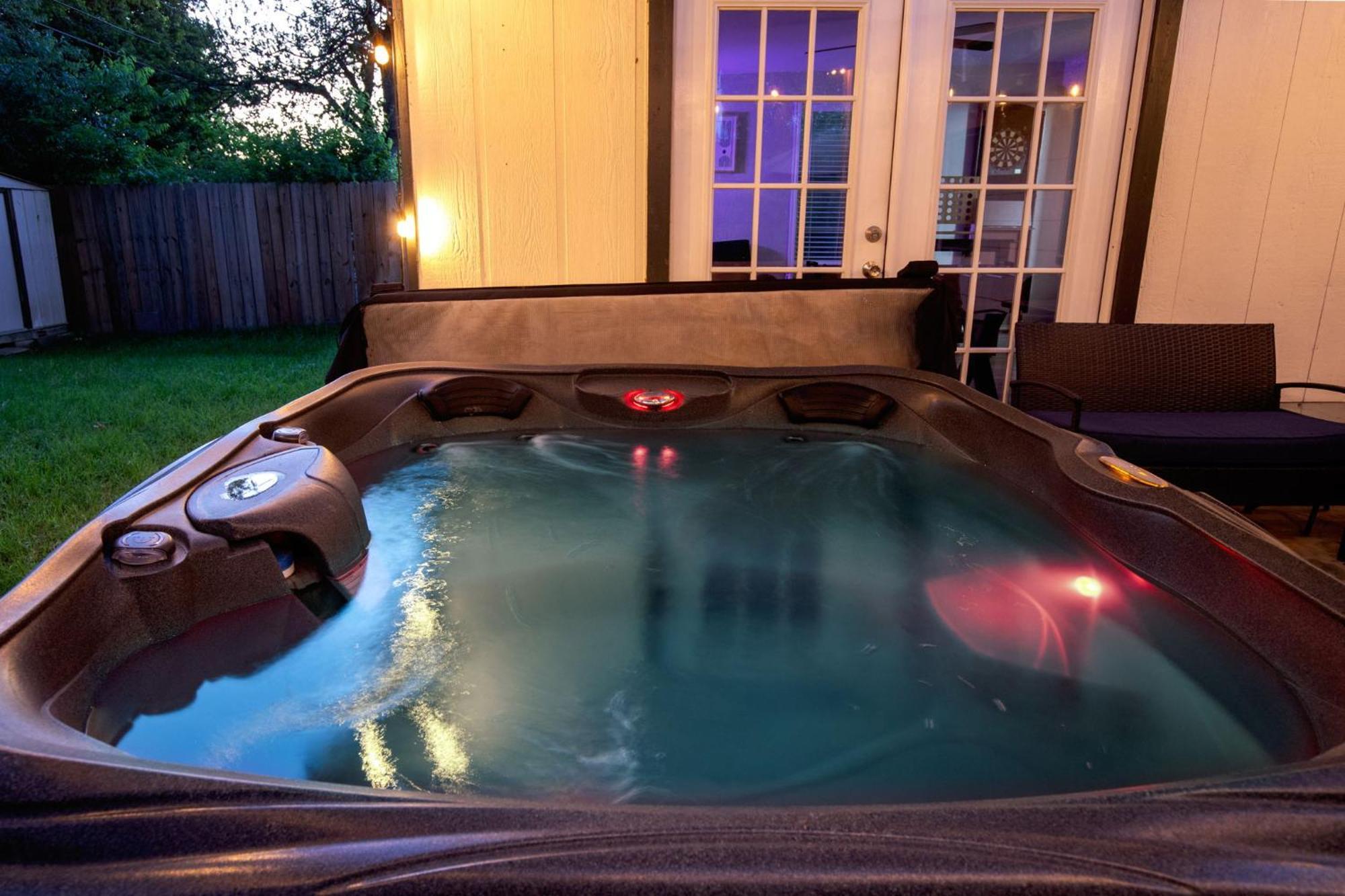 Cozy 3 Bedroom With Hot Tub 2 Min Away From Lackland San Antonio Exterior photo